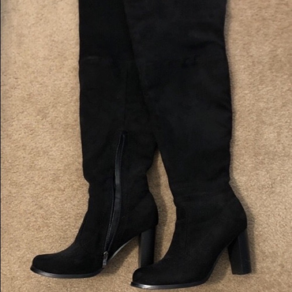 Black Thigh High Stretchy Boots Size 7 1/2 - Picture 2 of 4